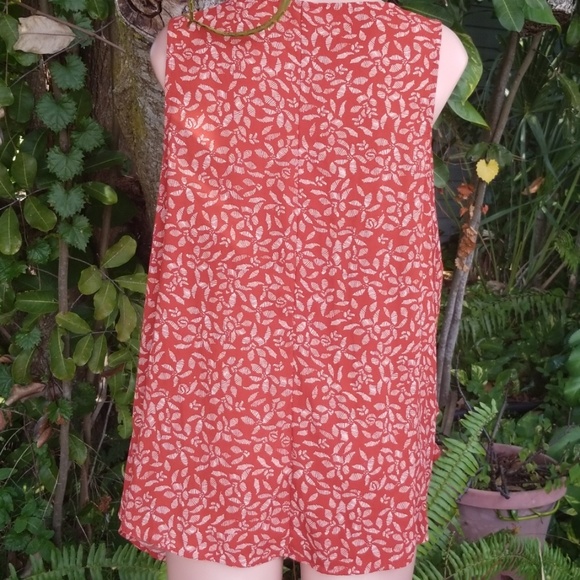 AVA & VIV RUST FLORAL SLEEVELESS TOP - Picture 5 of 5